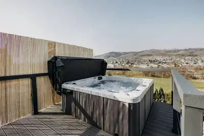 Image de Platz, Charme & ein Hauch Luxus: Happy Place mit Whirlpool, Sauna und Traumblick
