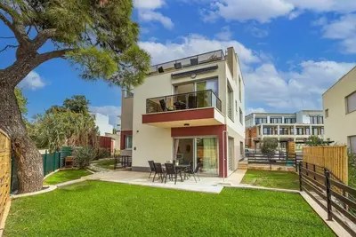 Image de Maison de vacances pour 6 personnes env. 380 qmà Pula, Istrie (Istrische Riviera)