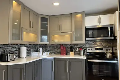 Image de BigWave 2 - Totally renovated 2nd fl Apt, near Asv