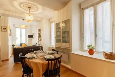 Image de Chaleureux T2 bis au calme en centre ville, wifi et linge de maison inclus