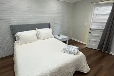 3049 Cozy Cottage In Decatur\n