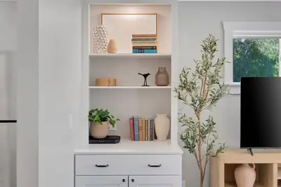 Image de Heart of Logan - Historic Home by Usu updated 3 bedroom 1 bath with open concept