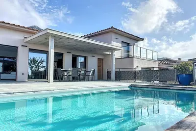 Belle Villa avec piscine, 4 chambres, proche Ile Rousse