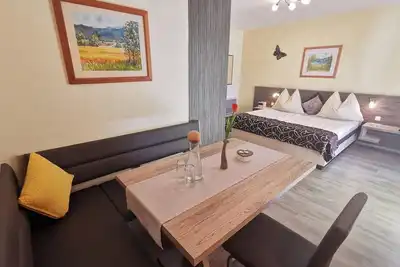 Image de Appartement für 2-3 Pers. mit Balkon u. Seeblick - Appartements Diana