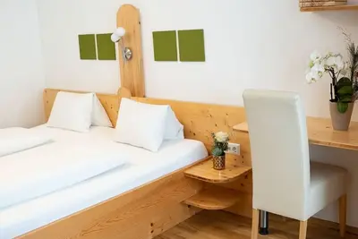 Image de Doppelzimmer mit Balkon, Dusche, Wc - Pension Fischinger