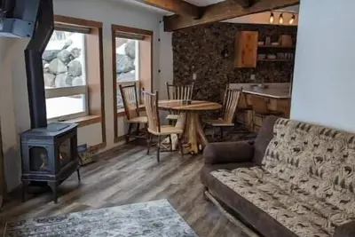 Image de Rare octagon home on 6 acres.