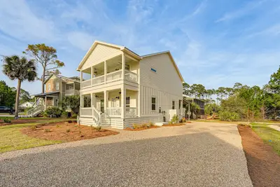 Image de Near State Parks: Carrabelle Home w/ Beach Access!