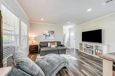 Image de Lovely Broken Bow Cottage w/ Hot Tub & Fire Pit!