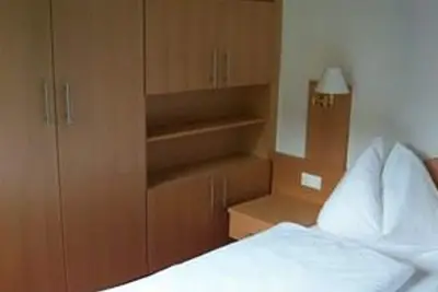 Image de Zimmer 6, Doppel-dreibett, Du/wc, Balkon, Seeblick - Villa Margarethe