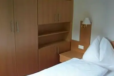 Image de Room 7, double/triple bed, shower/Wc, balcony - Villa Margarethe