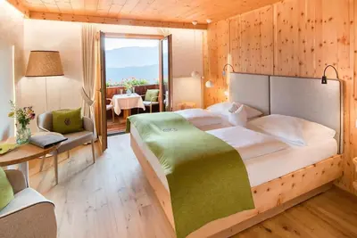 Image de Double room Swiss stone pine with breakfast - Naturhotel Alpenrose