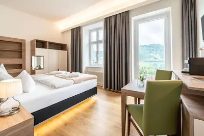Image de Doppelzimmer in der Villa mit Balkon - Villa Postillion am See