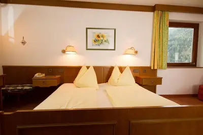 Image de Wohlfühldoppelzimmer mit Balkon - Hotel-garni Haus Sonnblick