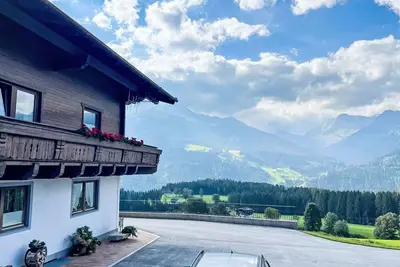 Image de Agréable appartement dans une maison de vacances avec Wifi, Tv, balcon, vue panoramique et parking