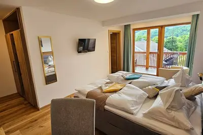 Image de Deluxe Doppelzimmer Zedernplatz mit Südbalkon - Gästehaus Bärwald