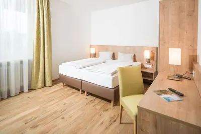Image de Doppelzimmer \"goldeck\" mit Frühstück - Hotel zur Post 3superior - Ihr Familienhotel