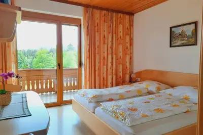 Image de Doppelzimmer mit Balkon, Dusche, Wc - Pension Hecher