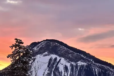 Image de Mountain Retreat Cabin in Toad River Bc