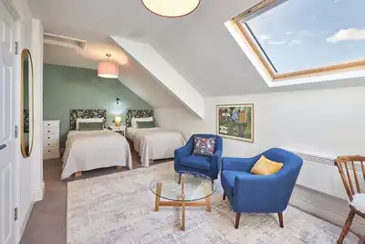 Hedgehope @ Arlington House Hotel: Boutique Self Check-In Ensuite Room in Wooler