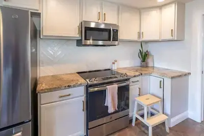 Image de Beautiful 3 Bedroom + Office Home with HotTub!
