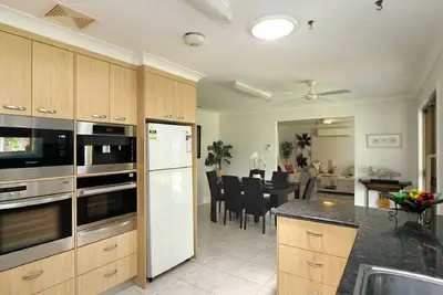 Image de 4 Jacques Court - Quiet location close to shops