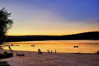 Image de This house is a 3 bedroom(s), 2 bathrooms, located in Lackawaxen, Pa.