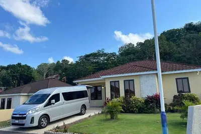 Image de Honey’s 3bd 5 minutes away Ocho Rios & all major attractions.