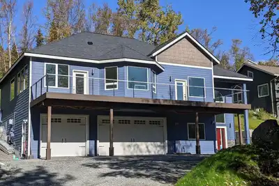 Image de Newer mountainside retreat with beautiful views close to town!