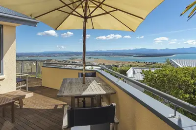Image de Jacaranda - Revel in the Panoramic Views