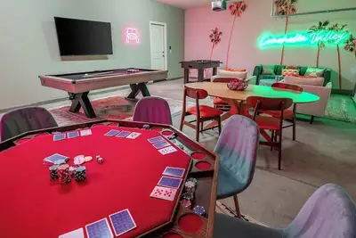 Desert Oasis-Saltwater Pool, Game Room, Firepit