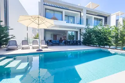 Image de Azure Horizon Villa