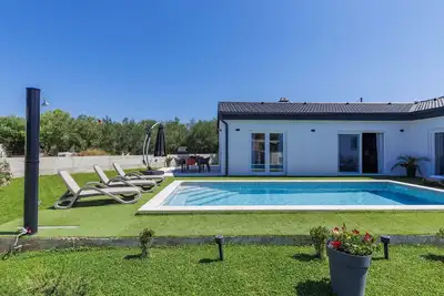 Image de Magnifique maison de vacances privée avec Wifi, climatisation, piscine privée, Tv et terrasse