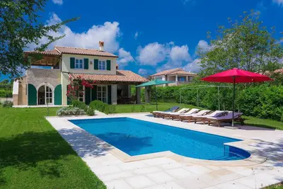 Image de Maison de vacances privée avec climatisation, Wifi, piscine privée, Tv, terrasse, animaux admis