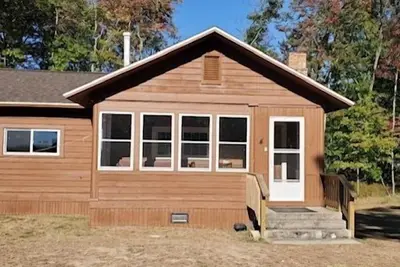Image de Stony Point: Experience the Beauty of Spring at this Cabin #4 by the Water