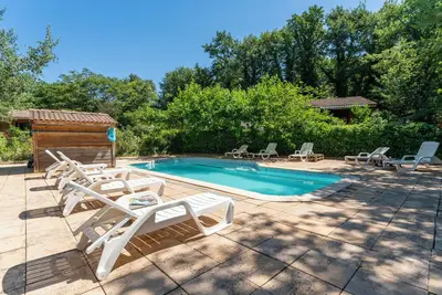 Image de Chalet \"Gite Lavande\" avec piscine partagée, terrasse privée et Wi-Fi