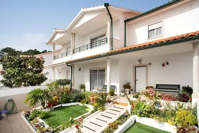 Image de Maison de vacances \"Casa Da Cândida\" avec vue sur les montagnes, terrasse privée et Wi-Fi