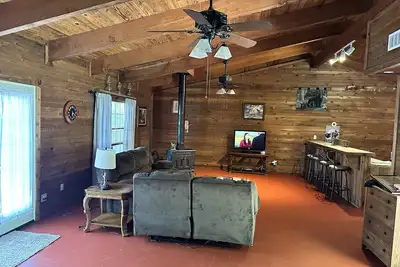 Image de Beautiful Rustic Cabin \nJust 10 Minutes to Granbury square
