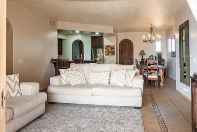 Image de Beautiful condo in oceanfront resort, 24-hour security, pools, nature, relaxing