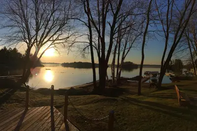 Image de Cozy By the Docks, Waterfront Rental - Kahshe Lake - Muskoka