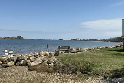 Image de Four bedroom 3 bathroom ranch located in Edgartown.