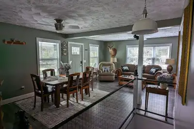 Image de Trail Riders Retreat! Hatfield McCoy Trails. Private Pool. Loads of Parking!