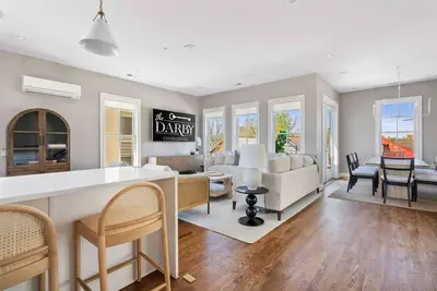 Image de The King | Luxury Home w/ Rooftop Patio