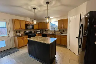 Image de Cozy home away from home. Perfect for large families!