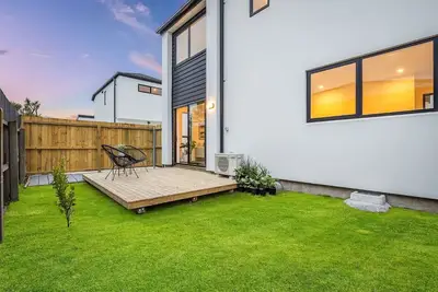 Image de Brand New Home in Central City