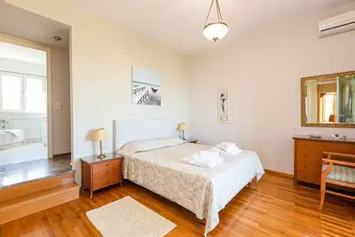 Luxury Villa in Rethymno with Jacuzzi