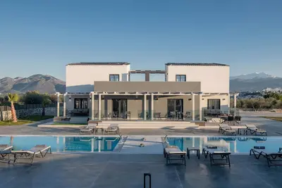 Pura Vida Villa, with 2 pools, 2 spa whirlpools (heated) & 2 saunas