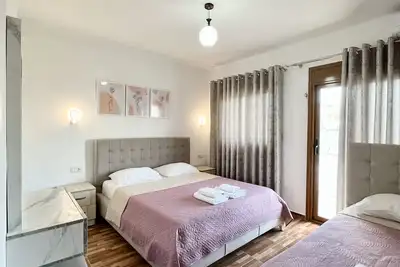 Image de Rose Apartments, a comfortable home-away-from-home.