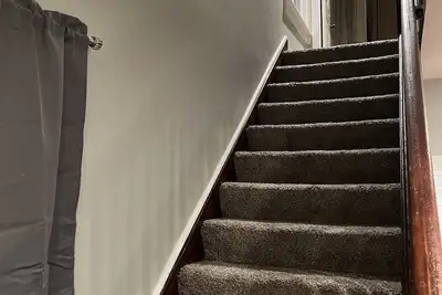 Image de Nice neighborhood, close to downtown area, lakes, and parks.