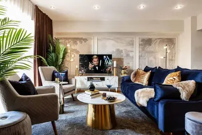 Image de Qult • Monarch Summar