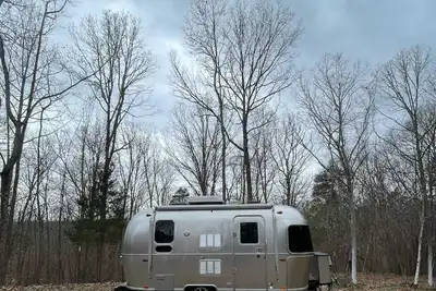 Image de The Self-cAIRSTREAM near Tn River